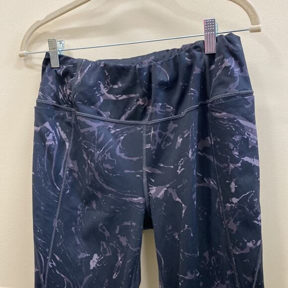 Athleta women’s Medium activewear print pants elastic waist - Picture 4 of 5